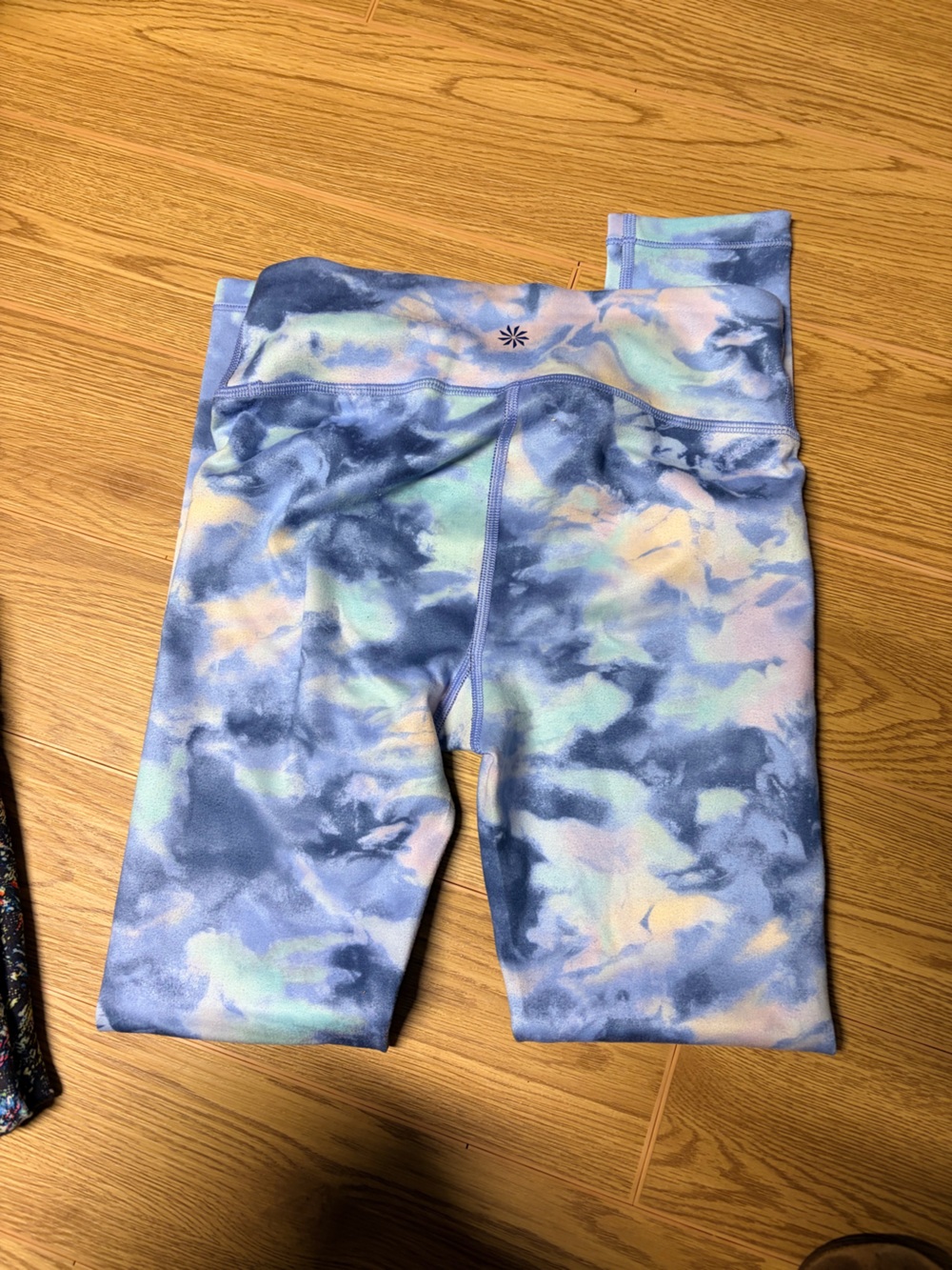 Athleta Girl Chit Chat Tight Capri Leggings Lot Size Medium 8-10 - Picture 4 of 4